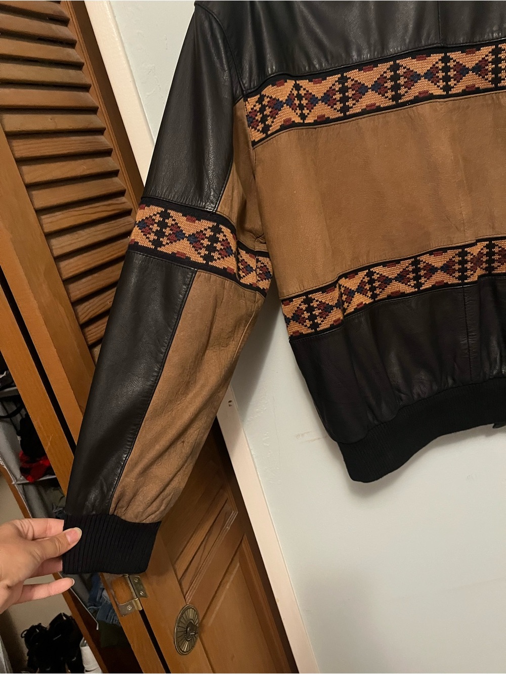 Vintage 90’s Black & Tan Leather Bomber Jacket with Southwestern Pattern - Picture 6 of 10